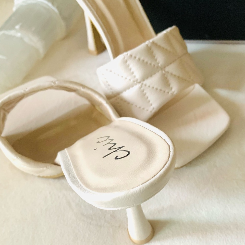 •Kelly• Quilted Slide Heel Sandal - Picture 8 of 8